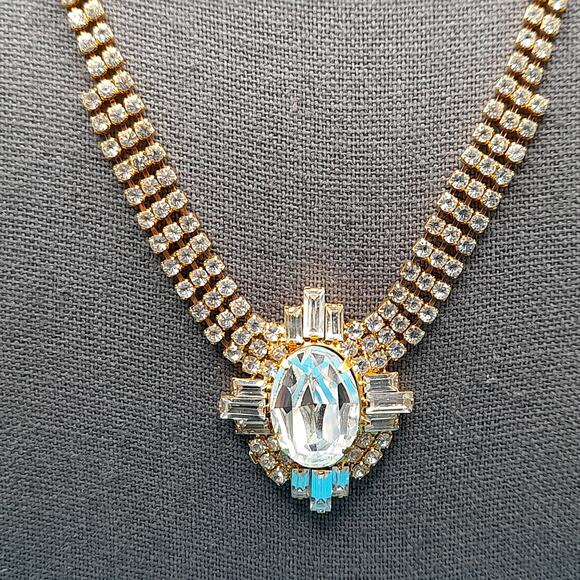 Vintage Clear Large Rhinestone Necklace, Gold Tone, 18 Inches - Picture 4 of 8